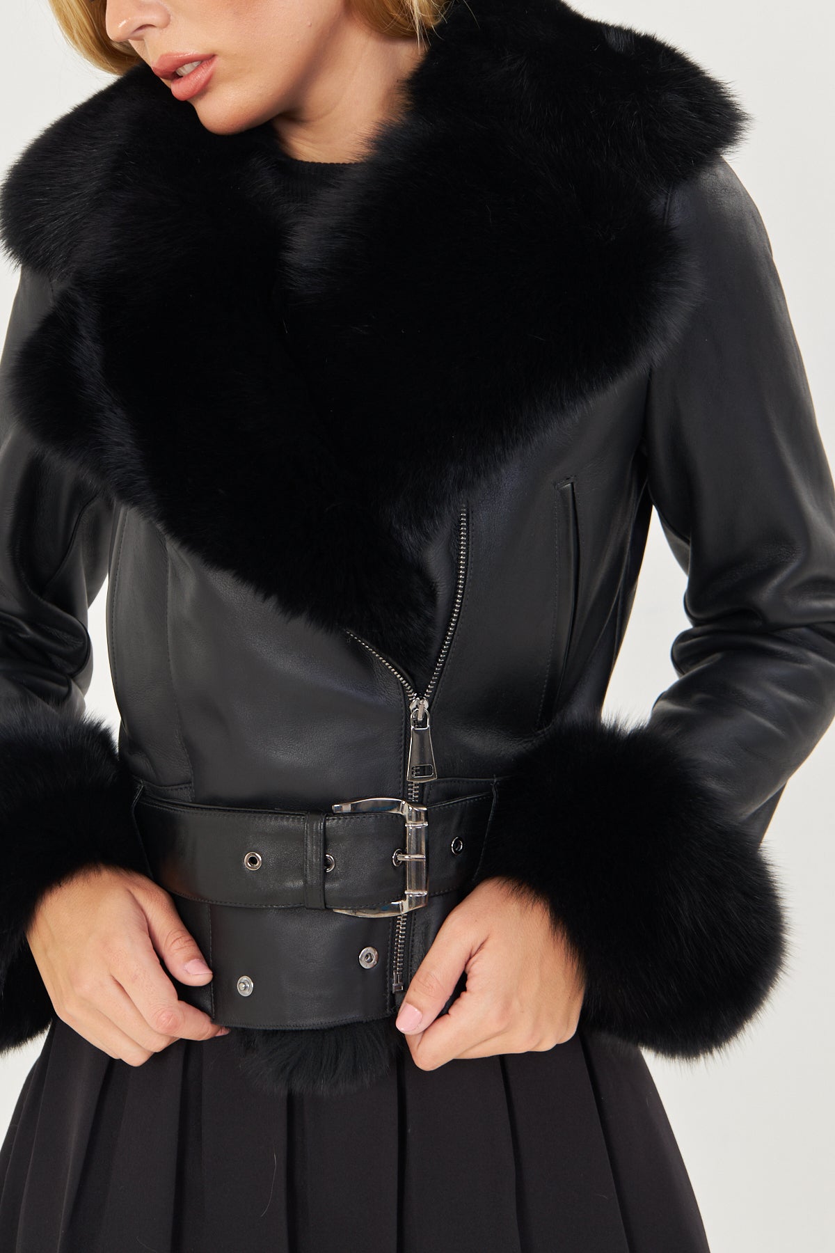 Kadın Tilki Aksesuarlı Kürk Manto