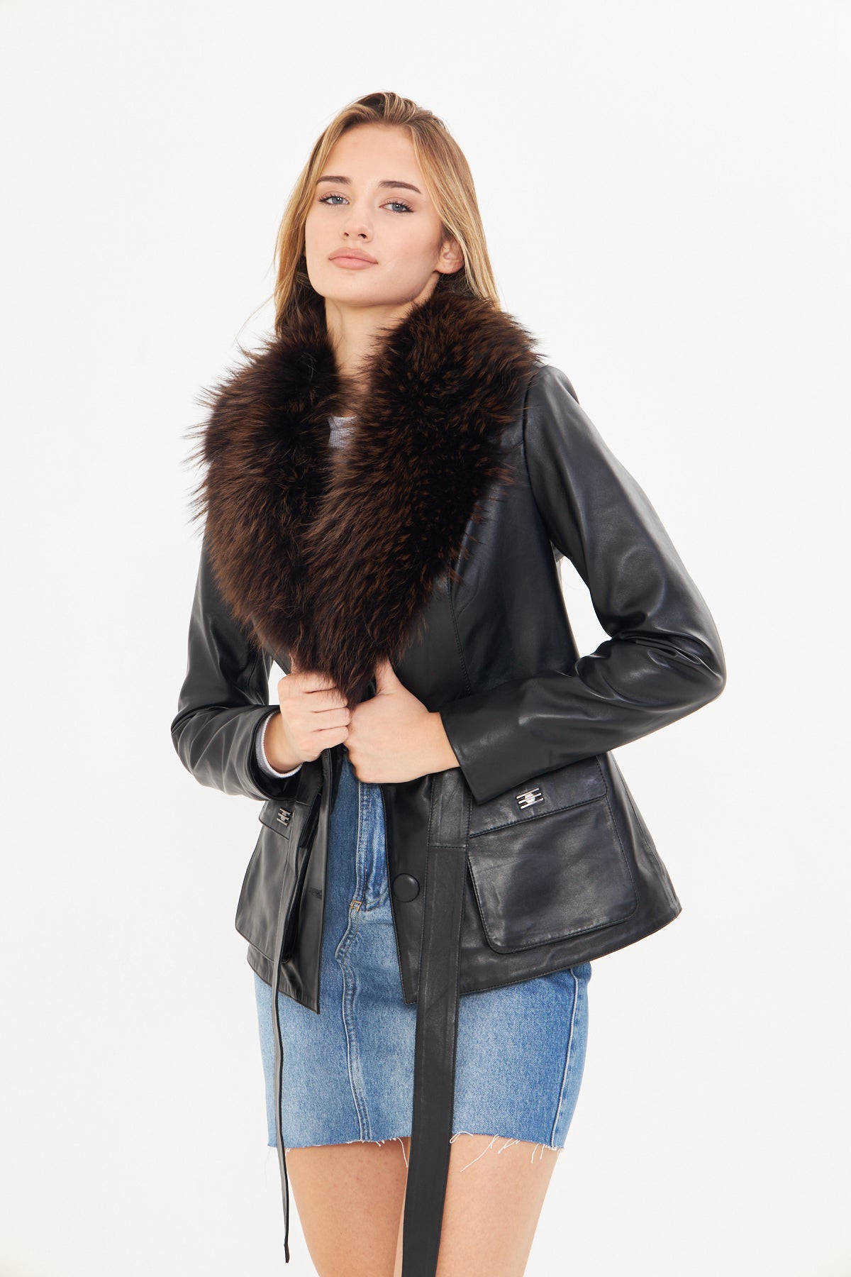 Kadın Tilki Yakalı Deri Ceket
