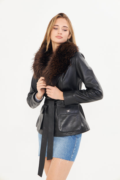 Kadın Tilki Yakalı Deri Ceket