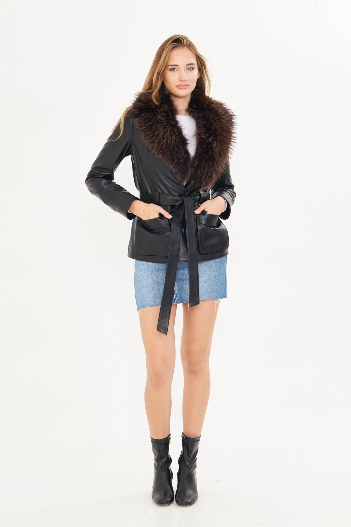 Kadın Tilki Yakalı Deri Ceket